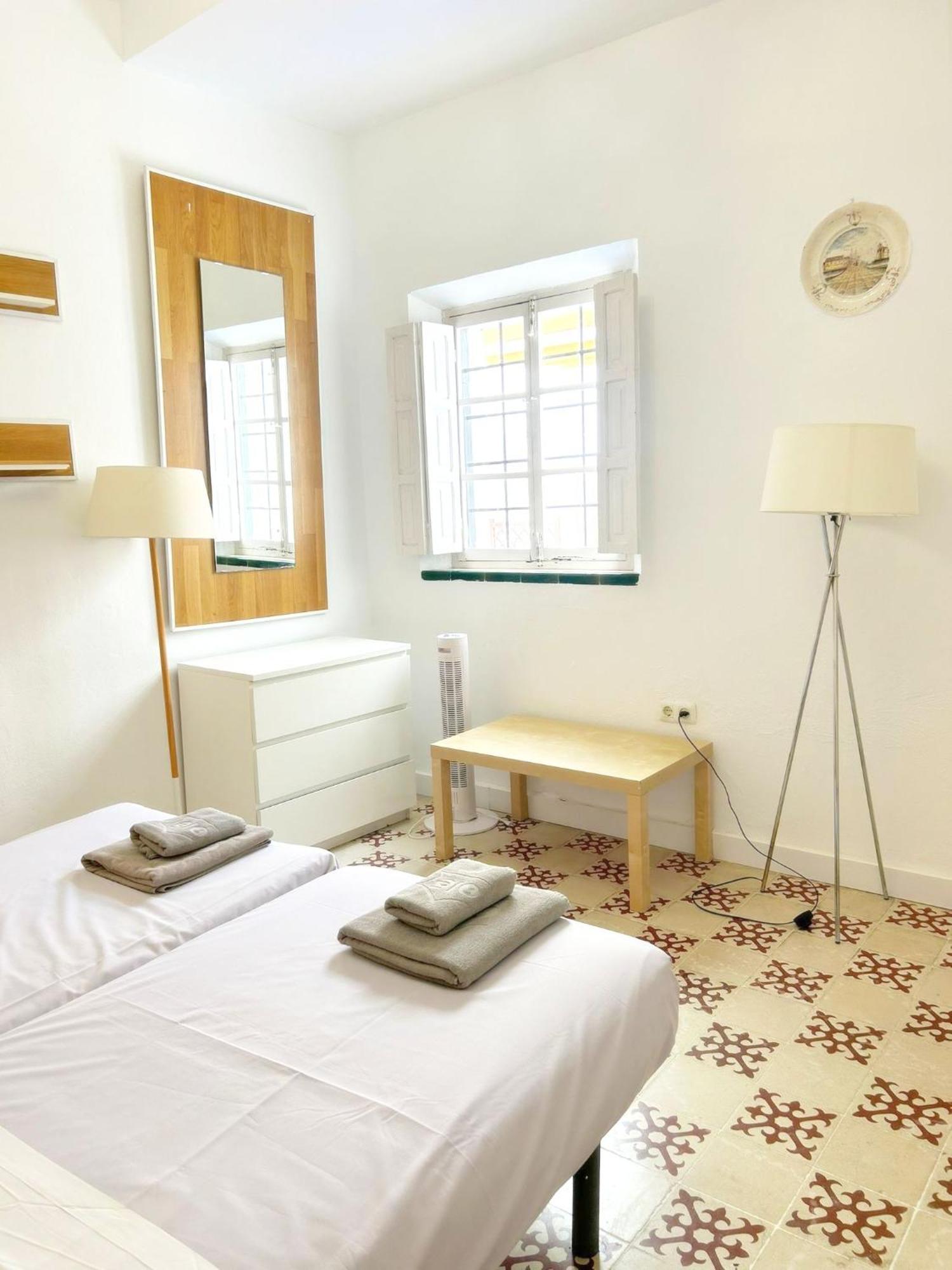 Plaza De Santa Cruz Apartment Seville Luaran gambar