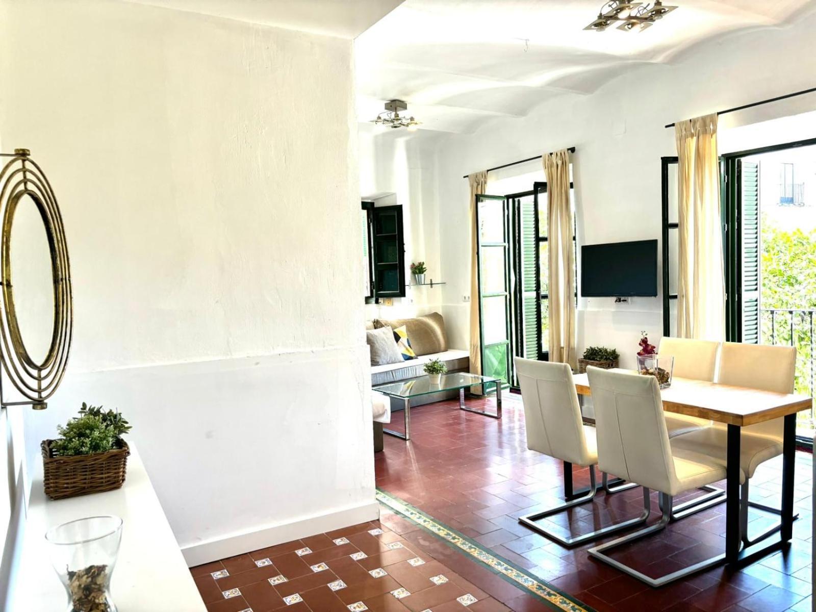 Plaza De Santa Cruz Apartment Seville Luaran gambar