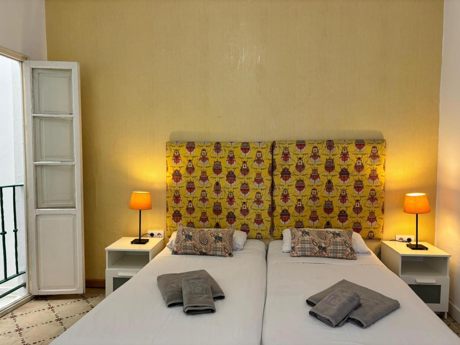 Plaza De Santa Cruz Apartment Seville Luaran gambar