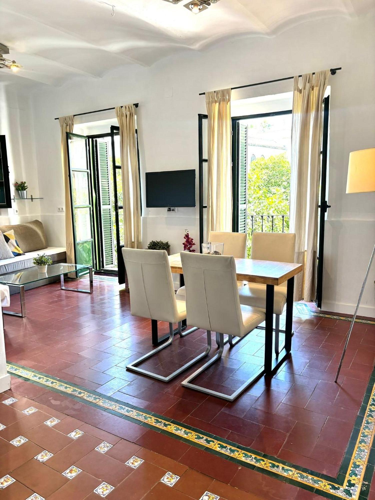 Plaza De Santa Cruz Apartment Seville Luaran gambar