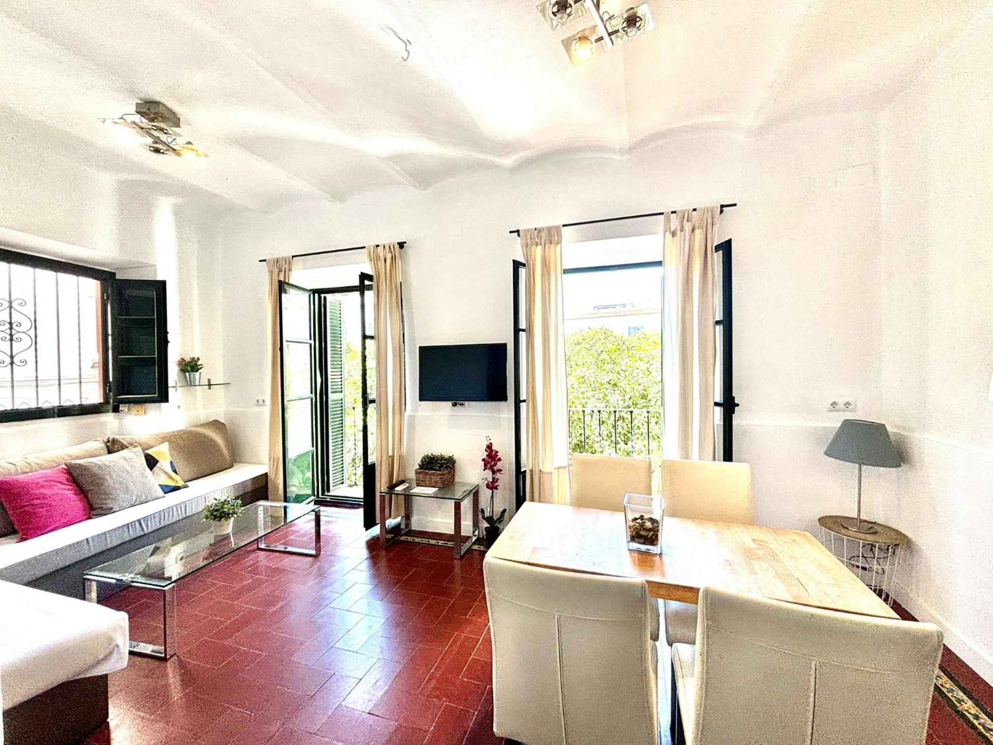 Plaza De Santa Cruz Apartment Seville Luaran gambar