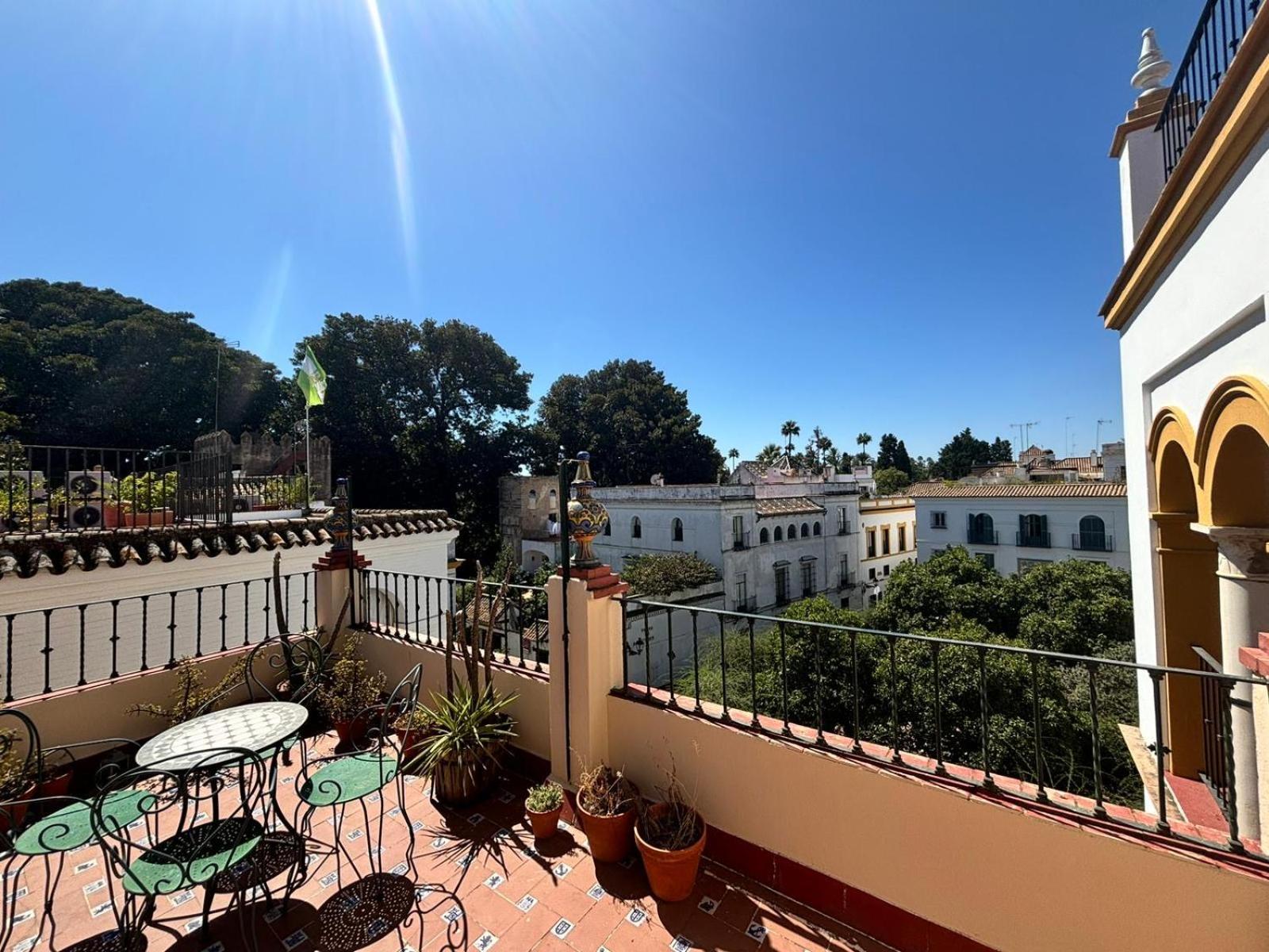 Plaza De Santa Cruz Apartment Seville Luaran gambar