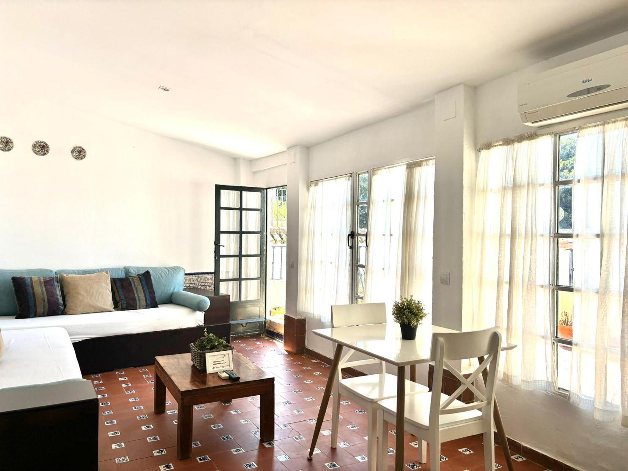 Plaza De Santa Cruz Apartment Seville Luaran gambar
