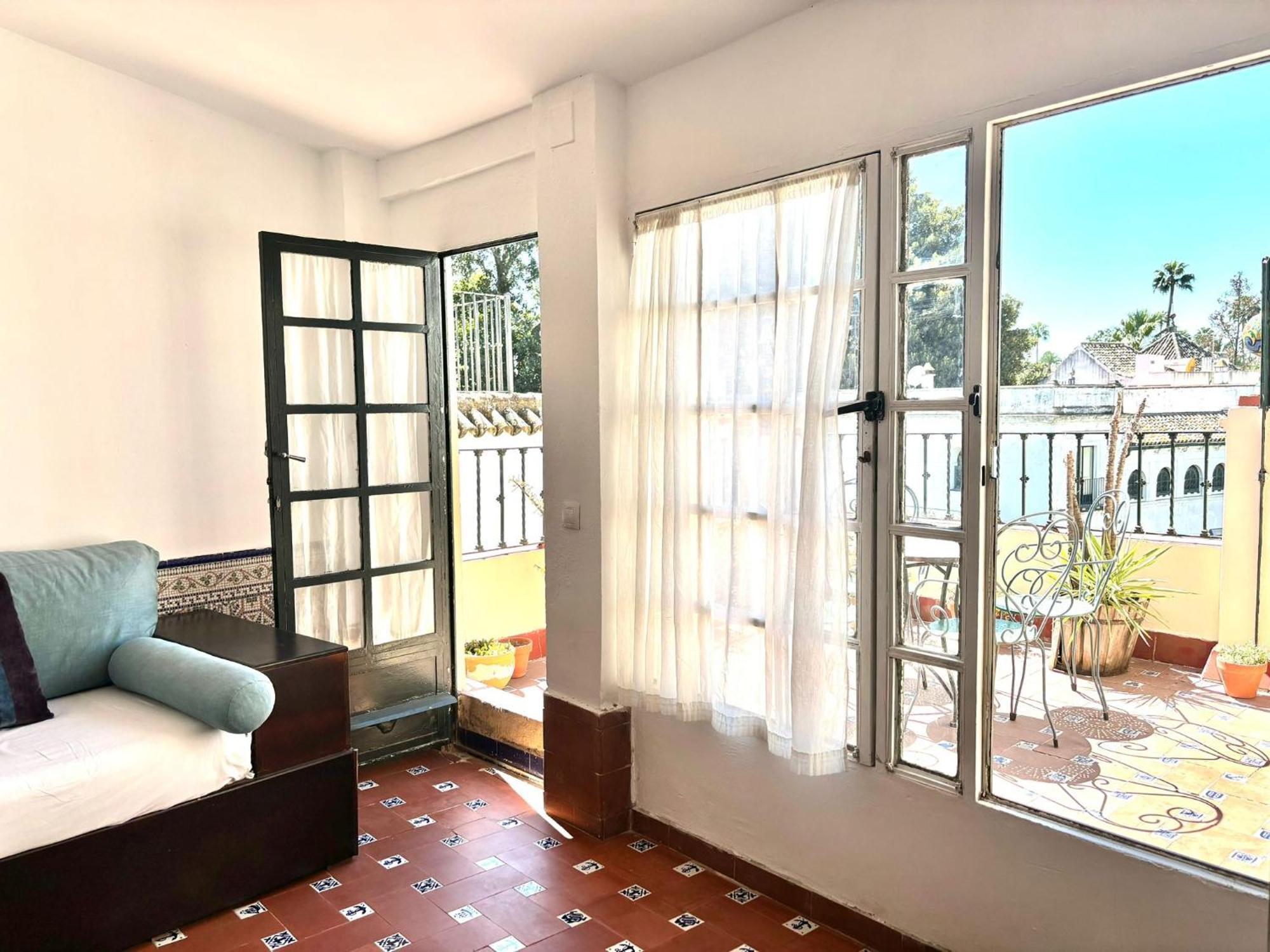 Plaza De Santa Cruz Apartment Seville Luaran gambar