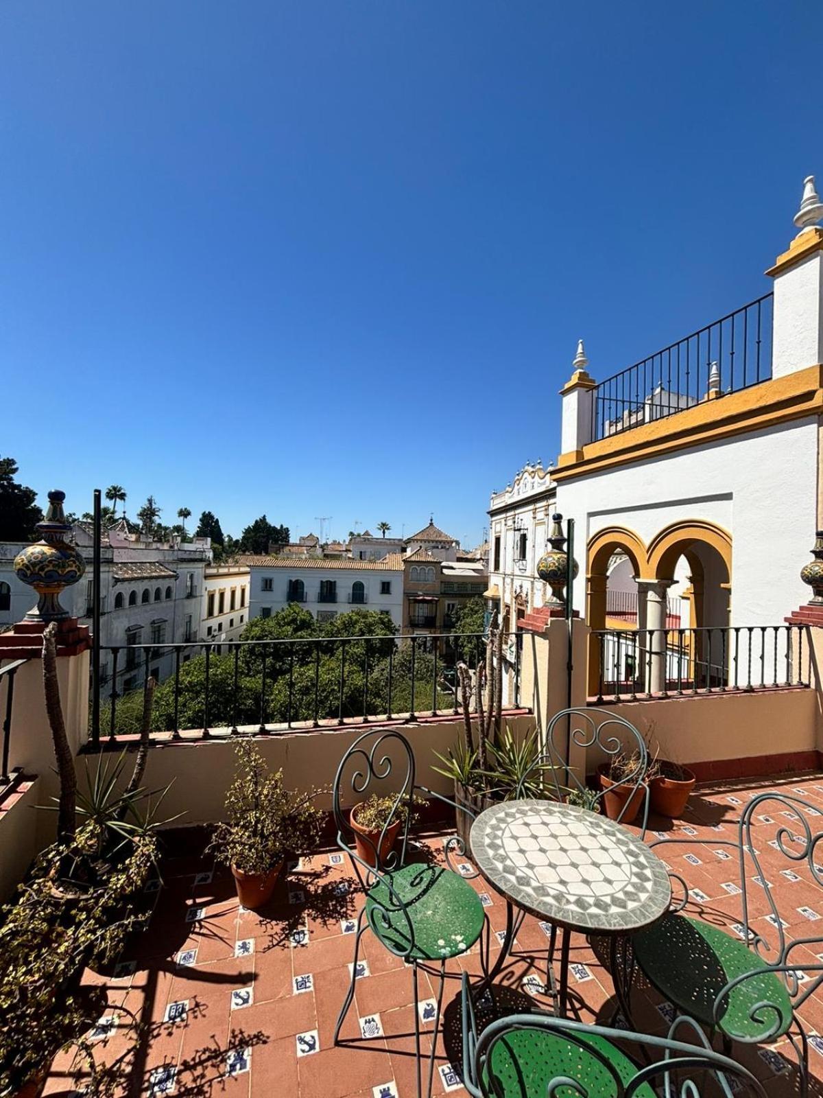 Plaza De Santa Cruz Apartment Seville Luaran gambar