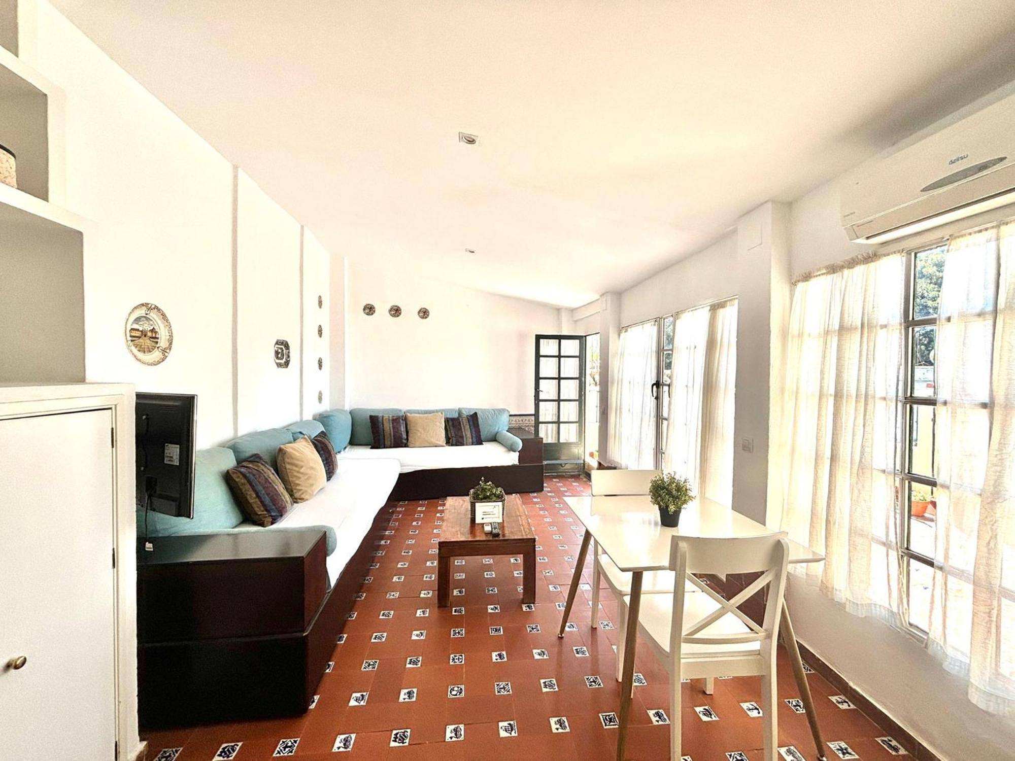 Plaza De Santa Cruz Apartment Seville Luaran gambar